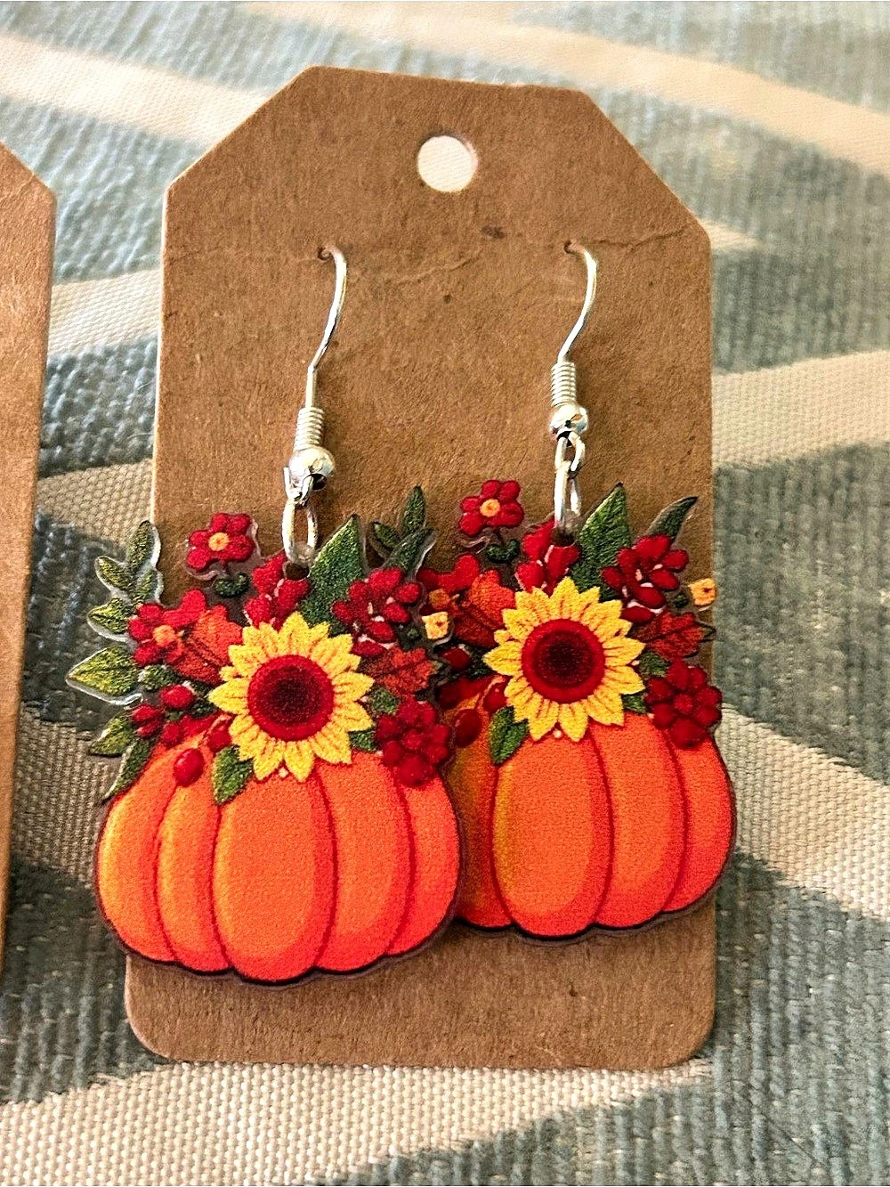NWT-Pumpkin & Gnome Halloween Earring-2 earrings - Picture 3 of 3